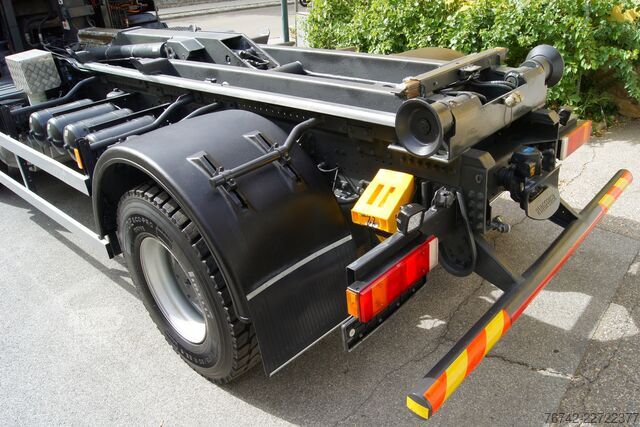 Kampós konténerszállító teherautó Iveco 190T33 TRAKKER 4x4/ TÜV/ MULTILIFT/Winterdienst