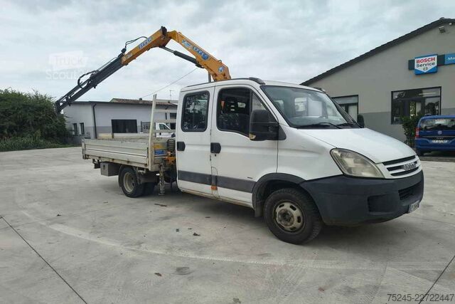 фургон с двойной кабиной IVECO DAILY 35C 15 3.0 DOPPIA CABINA E GRU