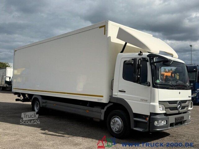 Samochód ciężarowy typu furgon Mercedes-Benz Atego 1218 Isolierter Koffer extralang 8.20m LBW