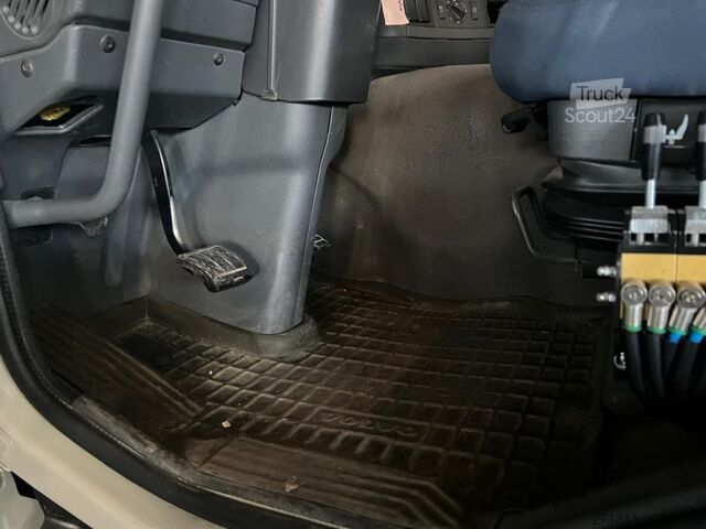 Abrollkipper VOLVO VOLVO FM480 SCARRABILE 8X4