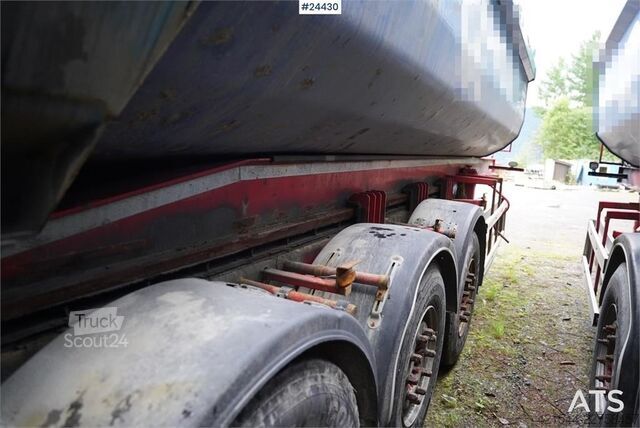 Benne Carnehl 3-Axle Tipping Semi-Trailer