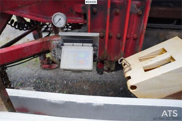 Benne Carnehl 3-Axle Tipping Semi-Trailer