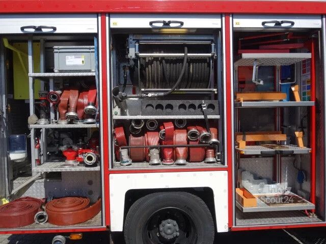 Véhicule de lutte contre les incendies Mercedes-Benz 1325 godiva pump