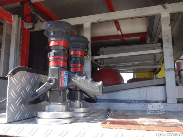 Véhicule de lutte contre les incendies Mercedes-Benz 1325 godiva pump