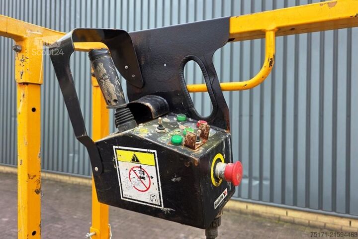 Nůžkový výtah Haulotte Compact 8 Electric, 8.2m Working Height, 350kg Cap