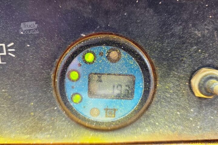 Nůžkový výtah Haulotte Compact 8 Electric, 8.2m Working Height, 350kg Cap