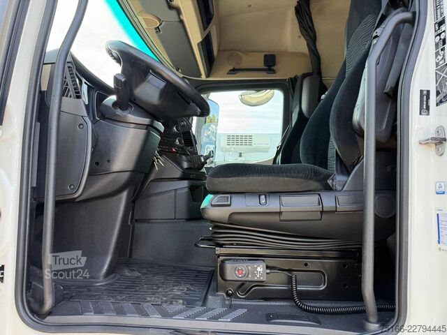 Drikkevare-lastebil MERCEDES-BENZ ACTROS 2545 L Getränkekoffer 8,15 m LBW 2 T*LENK