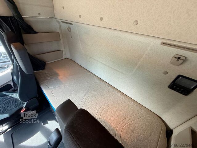 Drikkevare-lastebil MERCEDES-BENZ ACTROS 2545 L Getränkekoffer 8,15 m LBW 2 T*LENK