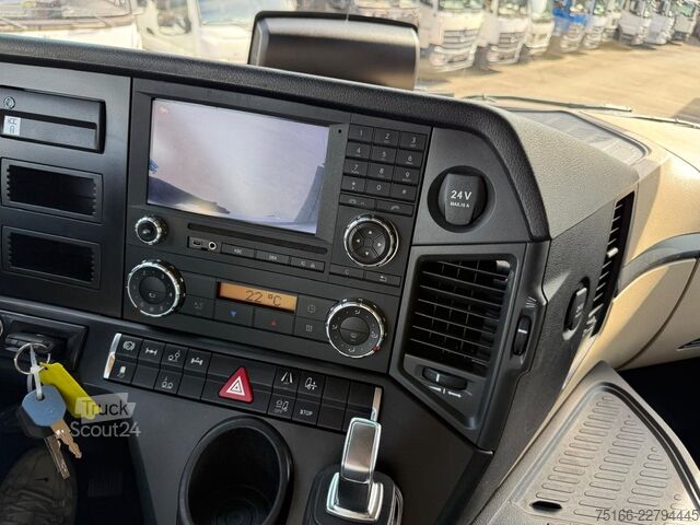 Drikkevare-lastebil MERCEDES-BENZ ACTROS 2545 L Getränkekoffer 8,15 m LBW 2 T*LENK