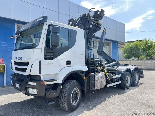 Roll-off kamion Iveco Trakker 500