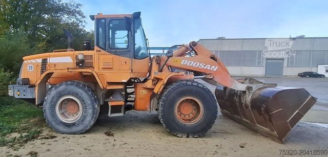 Wiellader DOOSAN DL 250