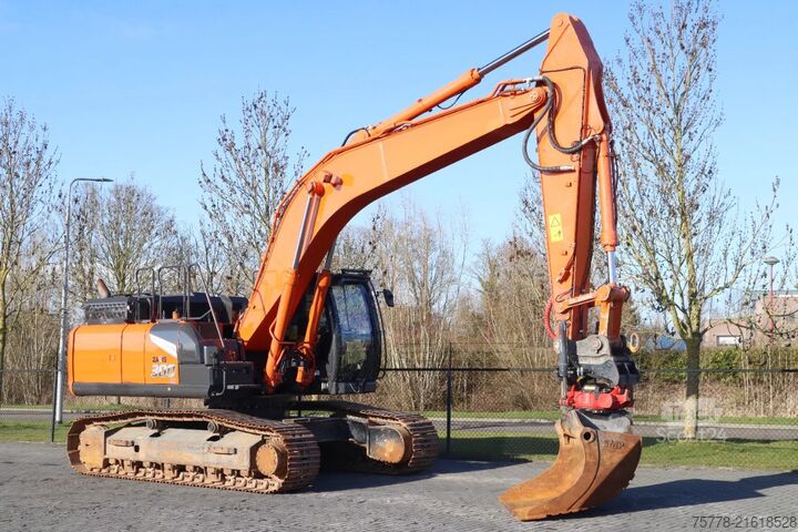Crawler excavator Hitachi ZX300 LC-7 | ROTOTILT | BUCKET