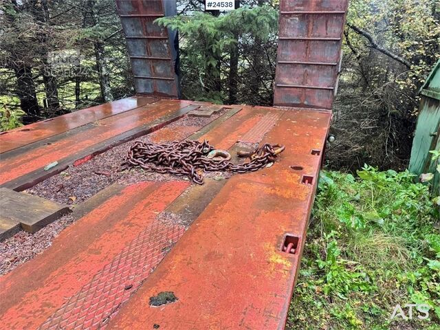Vang Machine semitrailer med hydrauliske ramper og Exte Vang Machine Semi-Trailer with Hydraulic Ramps and Exte