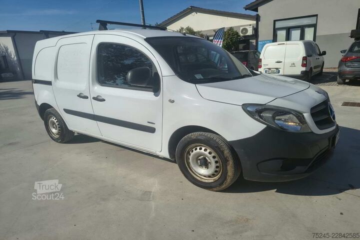 Umpikorja-auto Mercedes-Benz CITAN 109 CDI