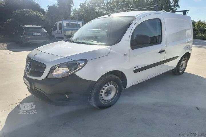 Umpikorja-auto Mercedes-Benz CITAN 109 CDI