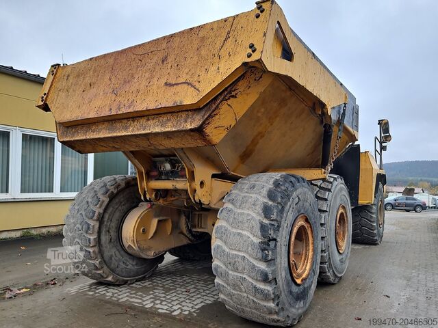 Knickgelenkter Muldenkipper Moxy MT 41