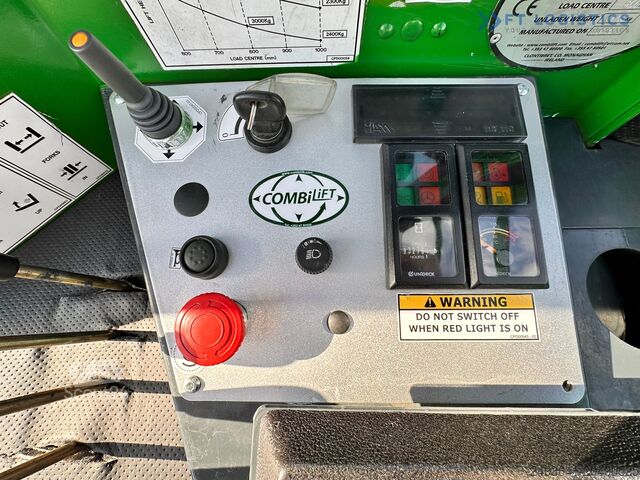 Čtyřcestný vysokozdvižný vozík Combilift C4000 / TRIPLEX / 4900MM / GAS