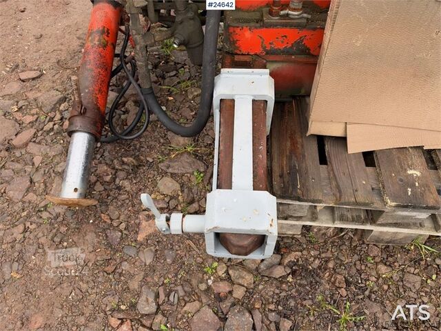 Palfinger PK11000-kran med svetsfästen Palfinger PK11000 Crane with Welding Mounts