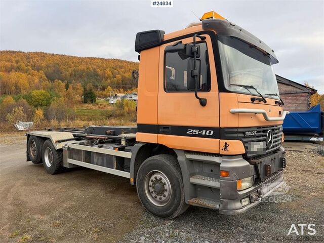 Āķa rokas sistēma Mercedes-Benz Actros 2540 6x2 hook loader with 17-tonne hook and