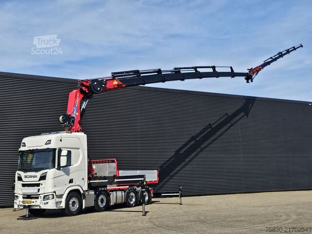 MTS standard Scania R590 V8 8x2 / HMF 9520 - JIB - WINCH / TRACTOR