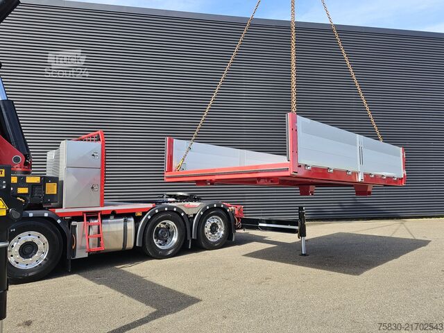 MTS standard Scania R590 V8 8x2 / HMF 9520 - JIB - WINCH / TRACTOR