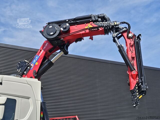 MTS standard Scania R590 V8 8x2 / HMF 9520 - JIB - WINCH / TRACTOR