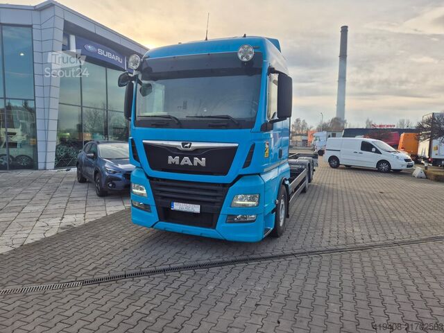 Шасі з кабіною MAN TGX 26.500 /NEW SERVICE AT MAN/ Technical warra...