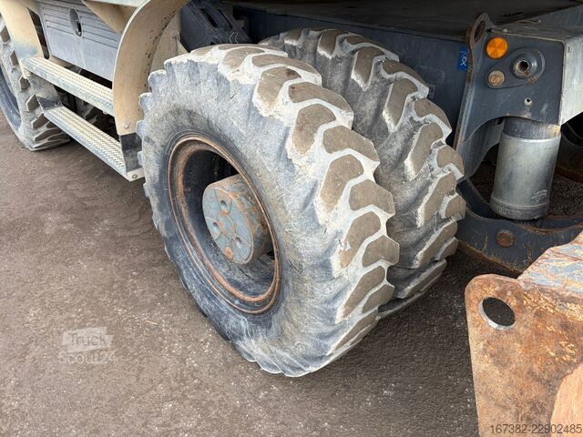  Liebherr A918