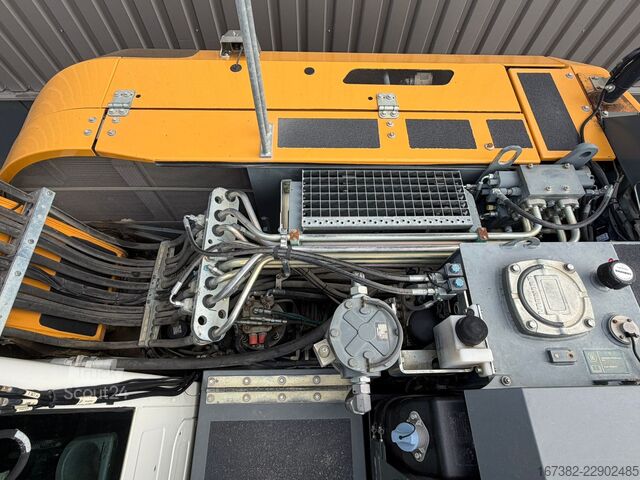  Liebherr A918