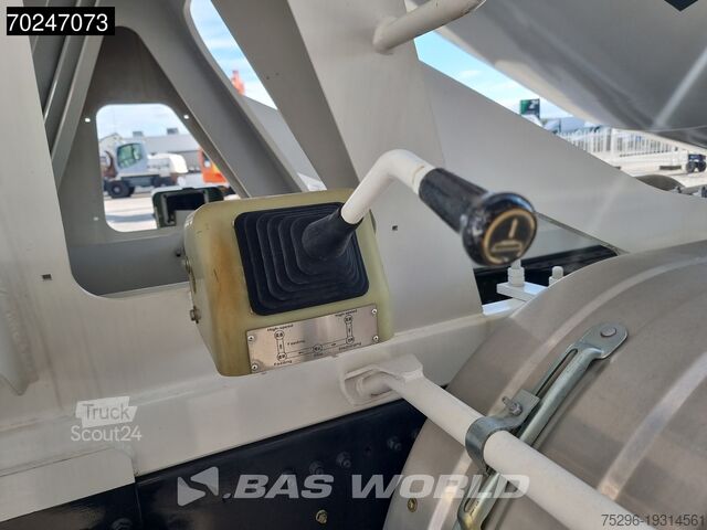 Frullatore Shacman M3000 S 8X4 8m3 Liebherr mixer Manual Big-Axle ...