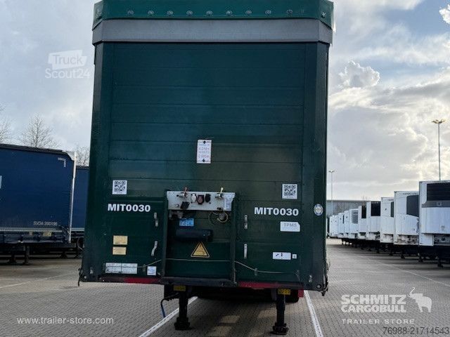 Nyitott ponyvás félpótkocsi Schmitz Cargobull Curtainsider Mega