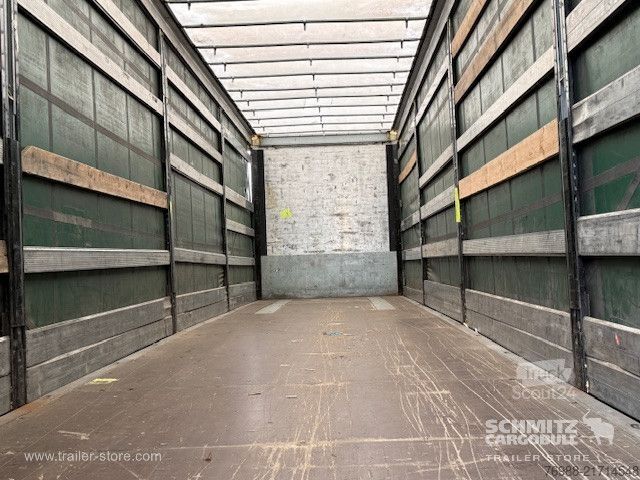 Nyitott ponyvás félpótkocsi Schmitz Cargobull Curtainsider Mega