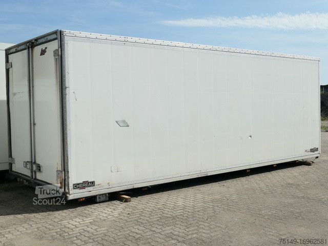 LKW mit Kofferaufbau  Isolierter Koffer, 7.350mm lang, Trennwand