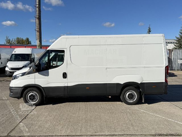 Furgon blaszak IVECO 35S16V Klima / Kamera / Tempomat