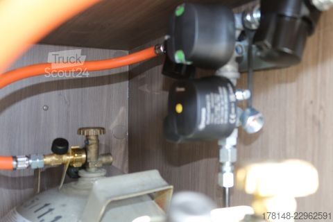 Polointegrovaný karavan Carado T 447 Pro+