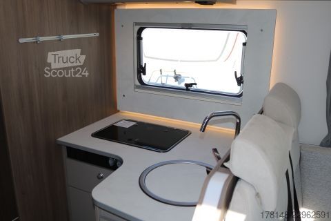 Polointegrovaný karavan Carado T 447 Pro+
