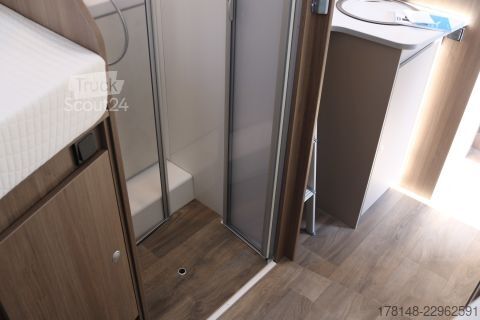 Polointegrovaný karavan Carado T 447 Pro+