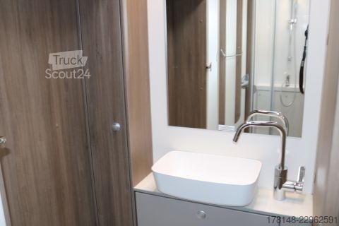 Polointegrovaný karavan Carado T 447 Pro+