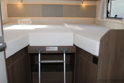 Polointegrovaný karavan Carado T 447 Pro+