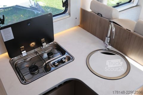 Polointegrovaný karavan Carado T 447 Pro+