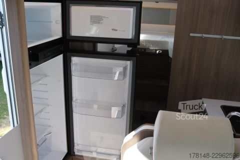 Polointegrovaný karavan Carado T 447 Pro+