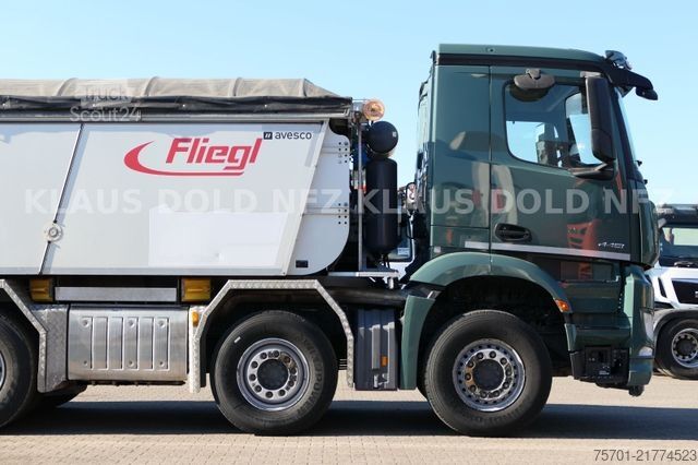 Tovornjak prekucnik MERCEDES-BENZ Arocs 4451 Fliegl Asphaltmulde mit Schubboden