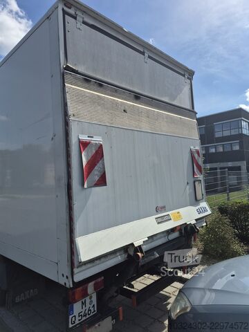 Dobozos teherautó Mercedes-Benz Atego 821