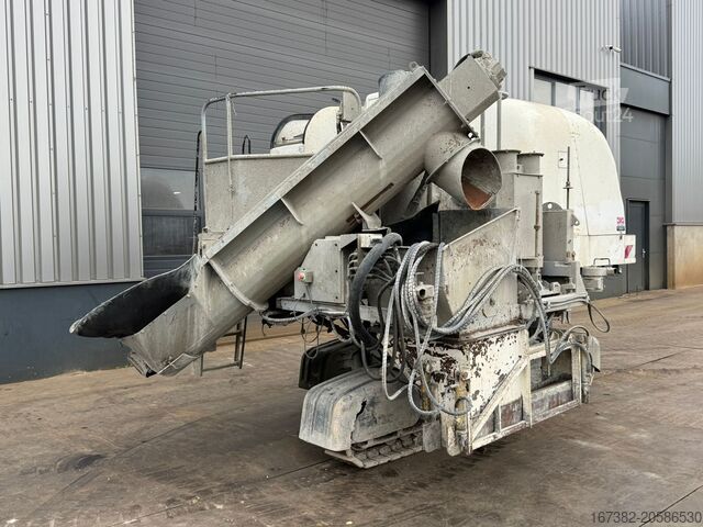 Paver Gomaco GT3400 Concrete Slipform Paver