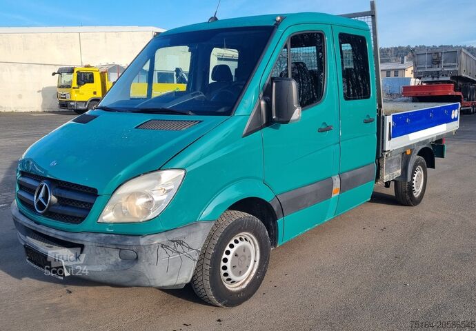 Ciężarówka z platformą Mercedes-Benz 313 Sprinter