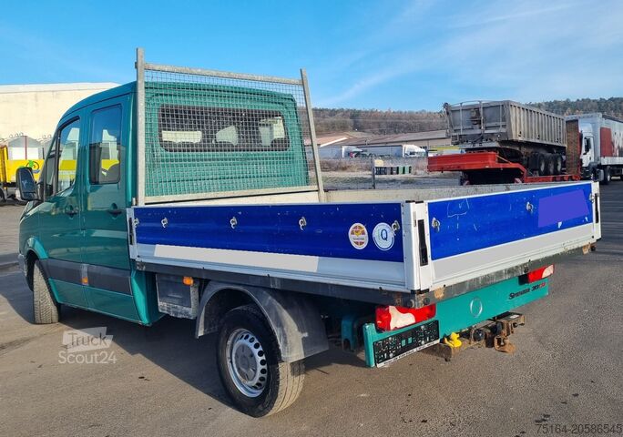Ciężarówka z platformą Mercedes-Benz 313 Sprinter