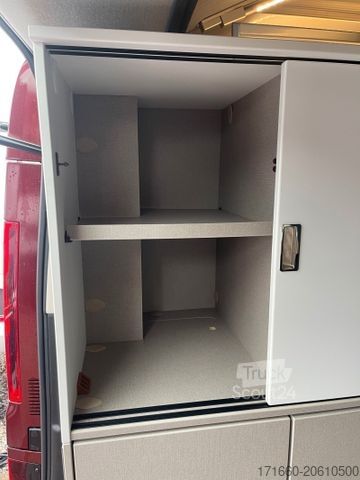 Autorulotă BÜRSTNER Playa Limited C 500 Safety Paket, AHK, Markise