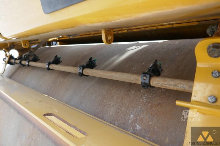 Tandemrulle Caterpillar CB10