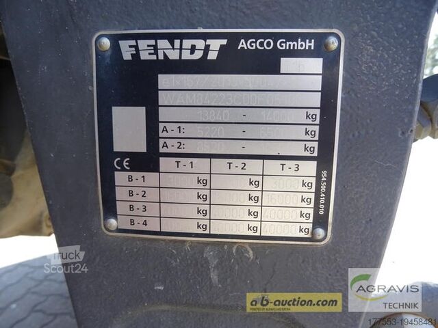 Traktor Fendt 828 VARIO S4 Profi Plus