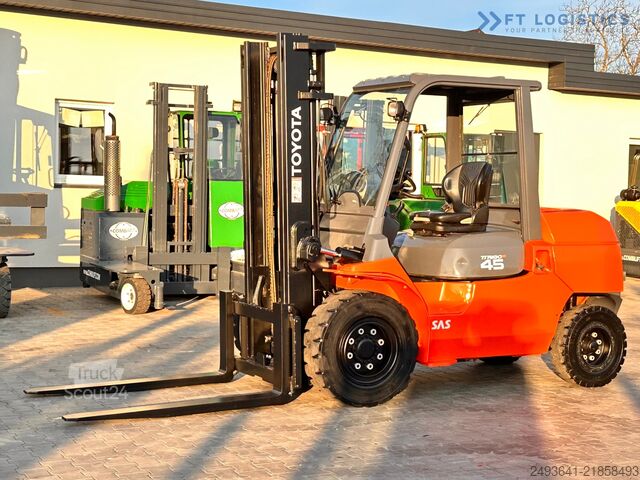 Chariot élévateur Toyota 42-4FD40 / DIESEL / 4500KG / DUPLEX / FO